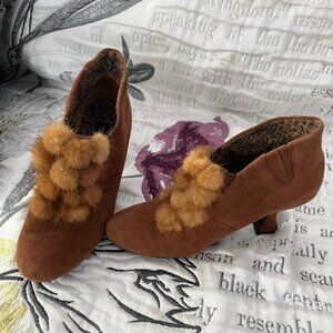 designer  SUEDE AND FUR POMPOMS ANKLE boots 7 1/2 M
